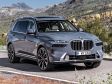 BMW X7 - Facelift 2022 - Facelift - das hört sich heute teilweise schon komisch an, weil oft gar nicht so viel am Face, sondern mehr innen gebaut wird. Hier aber ändert sich auch die Front mit neuen Scheinwerfern komplett.