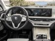 BMW X7 - Facelift 2022 - Innen hat sich das Cockpit komplett verändert. Einzug gehalten hat das Betriebssystem BMW OS 8.