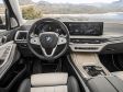 BMW X7 - Facelift 2022 - Cockpit mit Doppelbildschirm und OS 8.