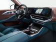 BMW XM - Brachial ist der XM in jedem Fall mit seinen insgesamt 653 PS Systemleistung. Als Plug-in-Hybrid aber immerhin noch ein wenig sparsamer fahrbar als viele andere Sportwagen.