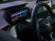 Cupra Raval 2026 - Das Digital Cockpit misst übrigens etwa 10 Zoll und der große Bildschirm knapp 13 Zoll. Wie in den anderen Reihen des VW-Konzerns auch üblich. Schade, dass Cupra hier nicht auch ein eigenes Design bekommen darf. Der große Bildschirm wirkt ein bisschen wie ein Fremdkörper bei Cupra.