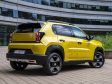 Fiat Grande Panda (2025) - Von den damaligen 34 PS des Pandas (45 PS leisteten sich schließlich bei weitem nicht alle) ist die Hybridversion mit derzeit 110 PS aber weit entfernt.