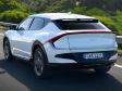 Kia EV6 Facelift (MJ 2026) - Heckansicht in White Pearl