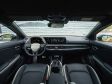 Kia K4 (MJ 2026) - Im Innenraum gibt es jetzzt ebenfalls den durchgehenden Bildschirm für Digital Cockpit und Infoscreen.