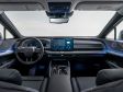 Lexus TZ (2027) - Die Innenraum-Aufteilung ist quasi neuklassisch. Wobei: Das Digital Cockpit schlägt durch die Form aus dieser Klassik ein bisschen aus.