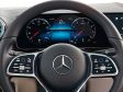 Der neue Mercedes GLA - Detailansicht digitale Instrumente. Die Serienversion der Displays fällt mit 7 Zoll etwas kleiner aus.