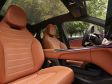 Mercedes GLC EQ (2026) - Aber kommen wir aus dem Schwärmen mal wieder raus: Beim Antrieb gibt es selbstverständlich 800 Volt Technologie mit einer Reichweite (vorläufige Werte!) von 710 Kilometern.