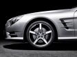 Mercedes SL - Der Motor hat dann allerdings 4,7 Liter Hubraum und 435 PS (320 kW).