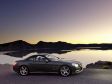 Mercedes SL - Immerhin: Bi-Xenon ist serienmäßig. Der automatisch abblendende Innenspiegel allerdings beim SL 350 nur gegen Aufpreis.