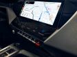Peugeot 308 Facelift 2026 - Display mit Touch und unteren Bedienelementen.