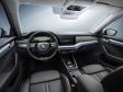 Der neue Skoda Octavia IV Combi - Der Innenraum präsentiert sich extrem aufgeräumt. Sogar die Klimaanlage ist im Bildschirm in der Mittelkonsole