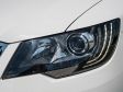 Skoda Superb Combi Facelift 2014 - Die Scheinwerfer wurden ebenfalls erheblich modifiziert und wirken jetzt bissiger.