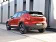 Volvo XC40 - Farbe: Fusion Red / Dach schwarz - gibt es auch als Einfarbenlackierung