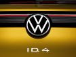 VW ID.4 - Elektroauto - 2021 - ID.4 und VW-Logo