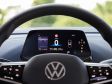 VW ID.5 - Update 2023 - Das recht kleine Kombiinstrument bleibt allerdings gleich und gefällt uns damit immer noch nicht.