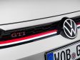 VW Polo VI GTI Facelift 2021 - Kühlergrill, Detail mit neuem VW Logo