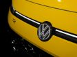 VW T-Roc II (2025) - Vorne in der R-Line Version auch durchgehendes Leuchtband.