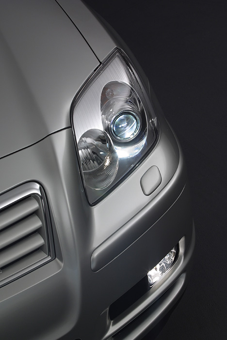 Toyota Avensis - Frontscheinwerfer
