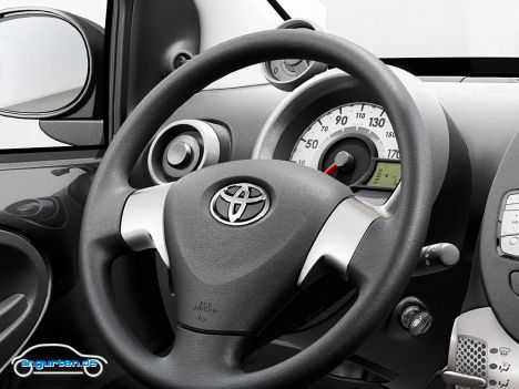 Toyota Aygo 2012 - Im Innenraum wurde die Optik qualitativ angehoben.