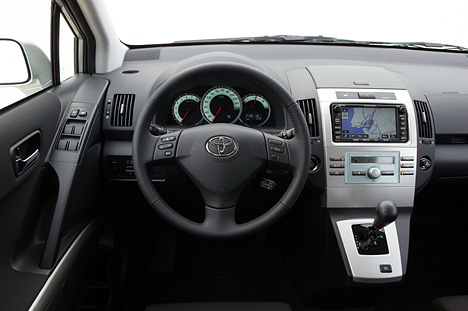 Toyota Corolla Verso - Cockpit