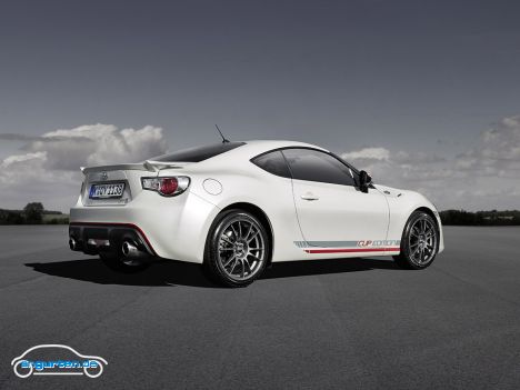 Toyota GT86 Cup Edition - Der 200 PS starke Sportwagen ist komplett auf Rennoptik der aktuellen Langstreckenmeisterschaft getrimmt.