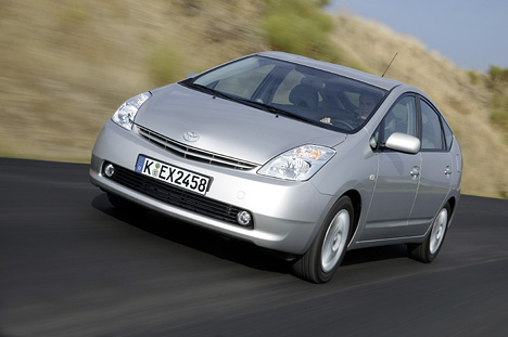 Toyota Prius, Front