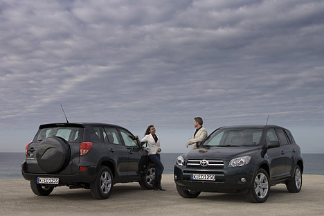 Den RAV4 gibt es ausschließlich als Fünftürer - auf Wunsch aber gerne mehrmals.