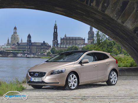 Volvo V40 - … und für einen Kombi insbesondere auch von hinten.