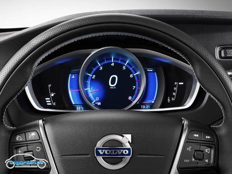 Volvo V40 - Die Armaturen sind in LCD-Technik gestaltet und zeigen neben Geschwindigkeit und Drehzahl noch diverse weitere Funktionen.