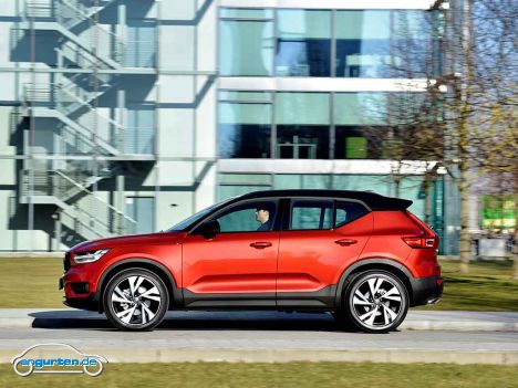 Volvo XC40 - Farbe: Fusion Red / Dach schwarz - gibt es auch als Einfarbenlackierung