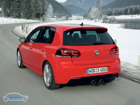 Golf R - Am Heck findet sich ein Spoiler am Dach.