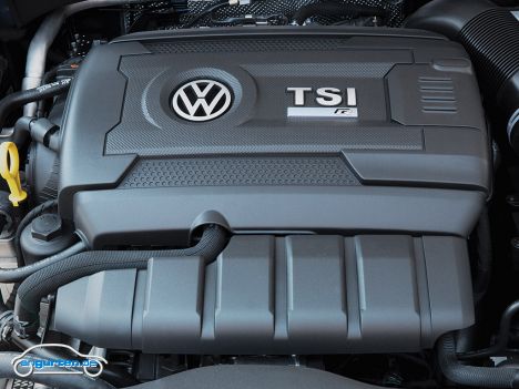 VW Golf VII R - 18" Felgen sind Serie - innen gibt es R-typische Sitze.