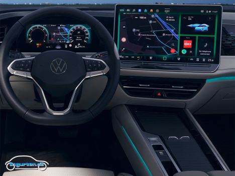 Wenn sich die Außengestaltung des VW Passat vielleicht nicht so stark geändert hat, ist die Innengestaltung im Cockpit ein Unterschied wie Tag und Nacht.