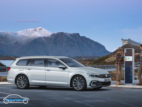 VW Passat VIII Variant GTE Facelift 2019 - Bild 3