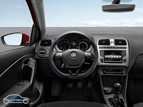 VW Polo V Facelift - Ebenso Serie ist ab Comfortline ein Radio. Das haben wir sowieso nicht verstanden, warum ein Radio beim Polo V in allen Ausstattungen ein Sonderzubehör war.