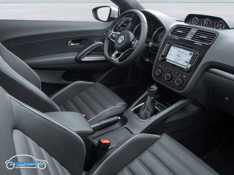 VW Scirocco 2014 - Serienmäßig sind ab sofort auch die Zusatzinstrumente auf dem Armaturenbrett.