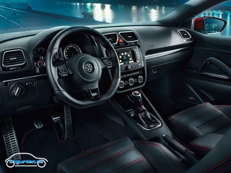 Beim Infotainment gibt VW das Radio RCD 310 sowie die Multifunktionsanzeige "Plus" mit.