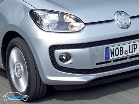 VW up! - Front mit Scheinwerfern und Nebelleuchten