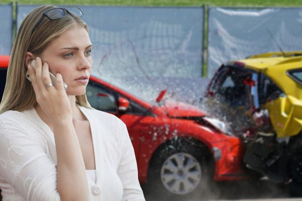 Nach einem Unfall ist eine zuverlässige Versicherung wertvoll. - Foto: Tumisu auf pixabay.com