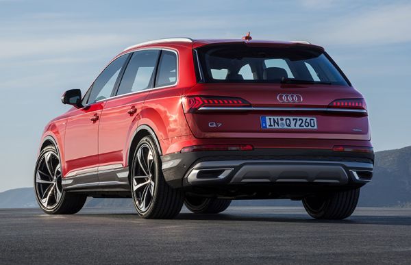 Die augenfälligste Änderung bekommt der Q7 am Heck. Bild: Audi AG