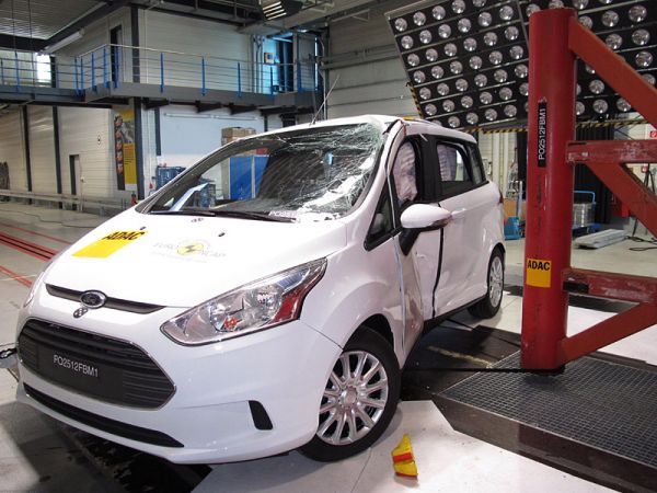 Der B-Max von Ford erreicht im NCAP-Crashtest 5 Sterne mit 83% der möglichen Punktzahl. Bild: Ford