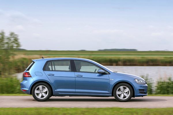 Der Golf TSI BlueMotion ist der erste Golf-Benziner mit einem CO2-Ausstoß unter 100 g/km. Verbrauch: 4,3 Liter auf 100 km. Bild: VW