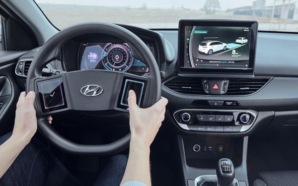Durch hintereinander montierte Displays setzt Hyundai in der Studie des virtuellen Cockpits auf echte 3D-Effekte. Bild: Hyundai
