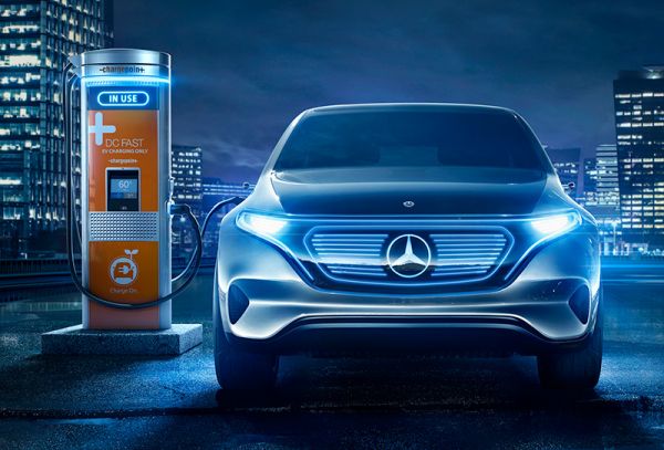 Chargepoint Ladestation mit bis zu 400kw Ladeleistung. Bild: 2017 Mercedes-Benz.