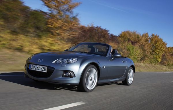 Für die neue Saison wird der Mazda MX-5 im Jahr 2013 noch einmal aufgehübscht. Bild: Mazda