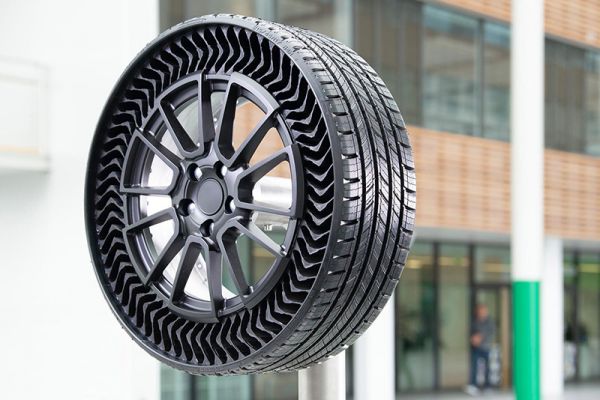 Michelin Uptis: Prototyp eines luftlosen Reifens in Kombination mit einer Kunststofffelge. Bild: Michelin