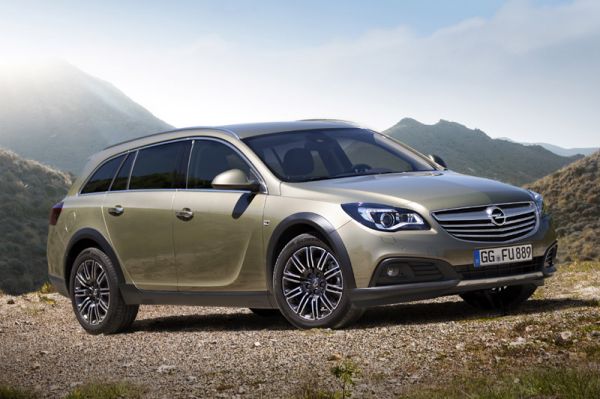 Der Opel Insignia Country Tourer wird auf der IAA im September 2013 vorgestellt.