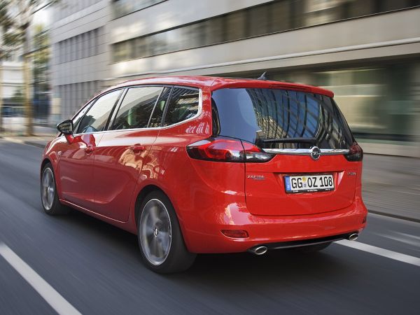 195 PS leistet der neue BiTurbo CDTI im Opel Zafira Tourer. Macht sonst keiner. Bild: Opel