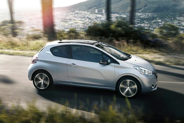 Einen Tankgutschein gibt es jetzt bei Peugeot: 208 Probe fahren und bewerten. Bild: Peugeot