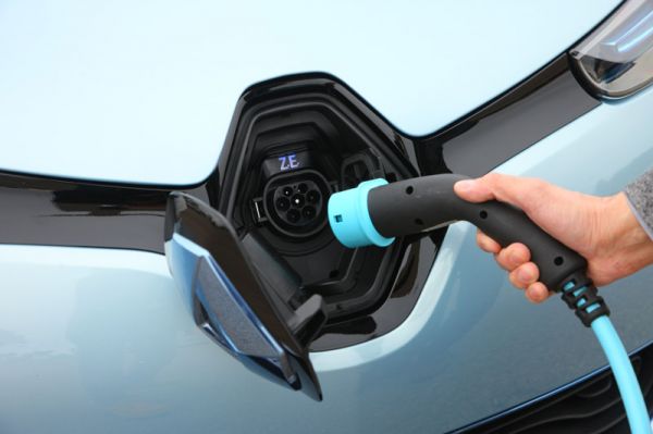 Betankung eines Renault Zoe - Foto: Renault